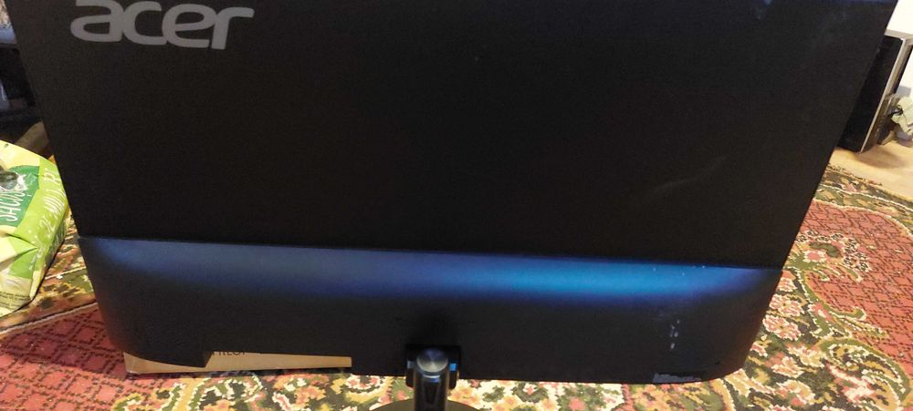 Monitor Acer,mare și nou la cutie