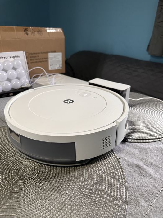 Робот прахосмукачка iRobot Roomba Combi Essential