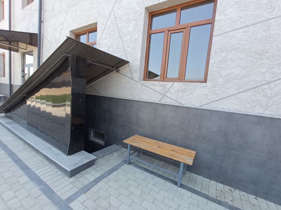 Своя Аренда помещений 300 м2. Цокольный этаж