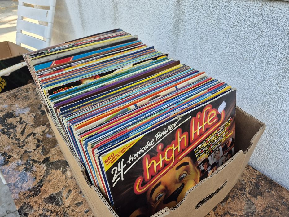 Vând Lot 100lp Discuri Vinil colectie  muzica usoara straina mixta