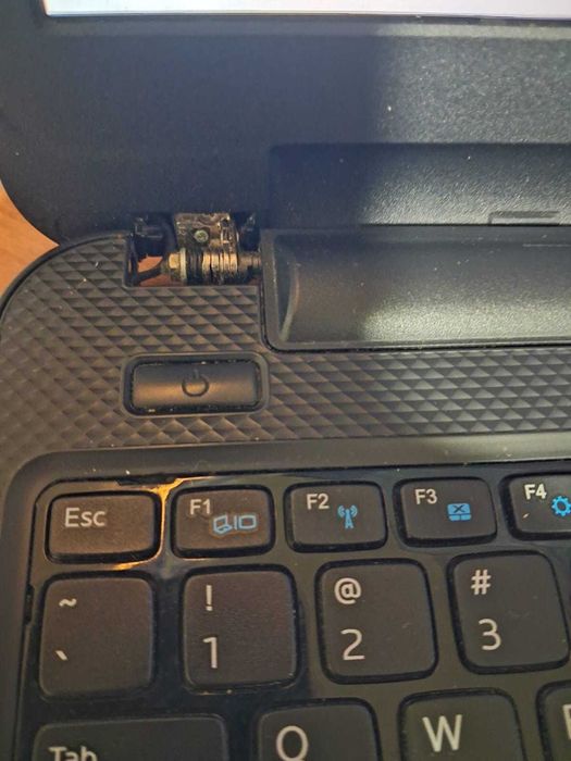 Vand Laptop Dell 3521