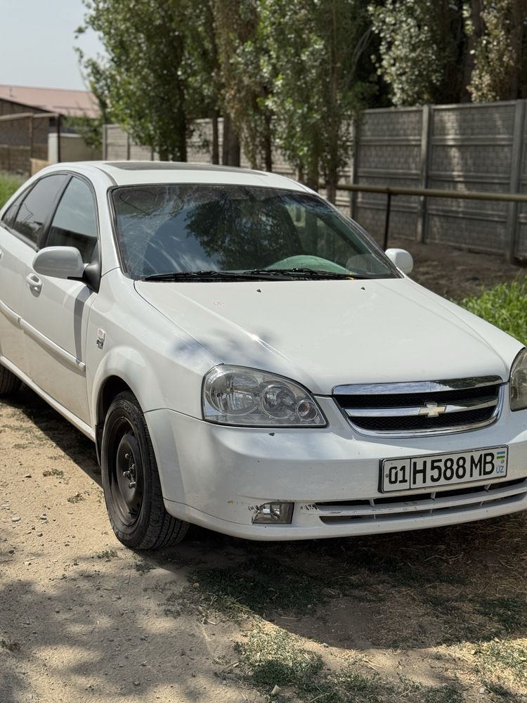 Lacetti 1.8litr xolati yaxshi