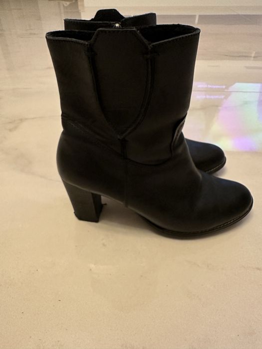 Vând Ghete din piele Lasocki, marimea 40