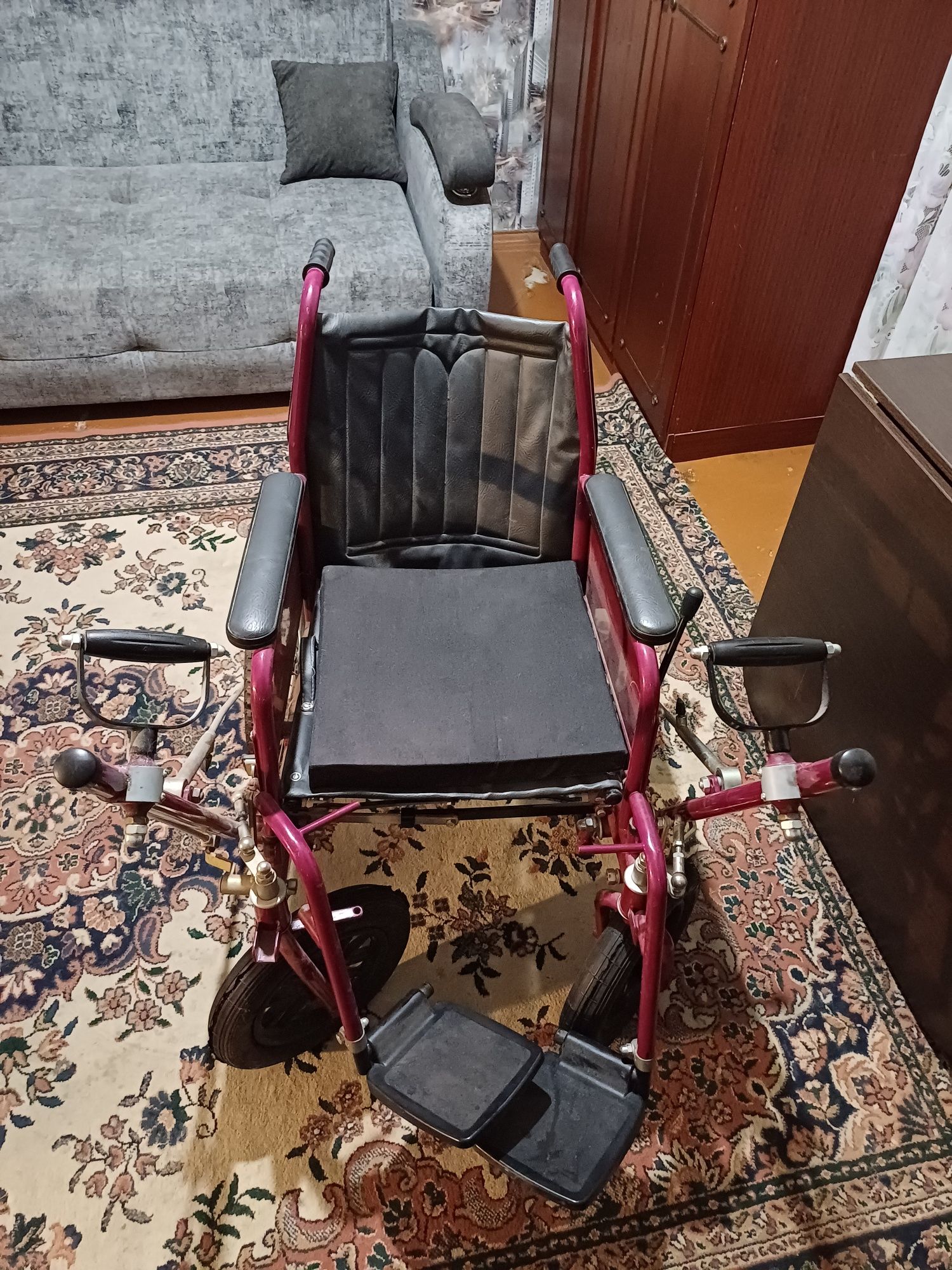 Коляска инвалидная