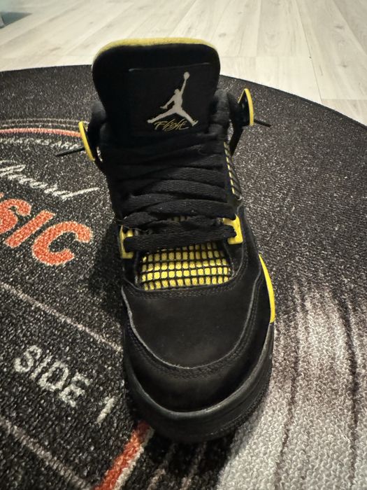 Jordan 4 yellow thunder