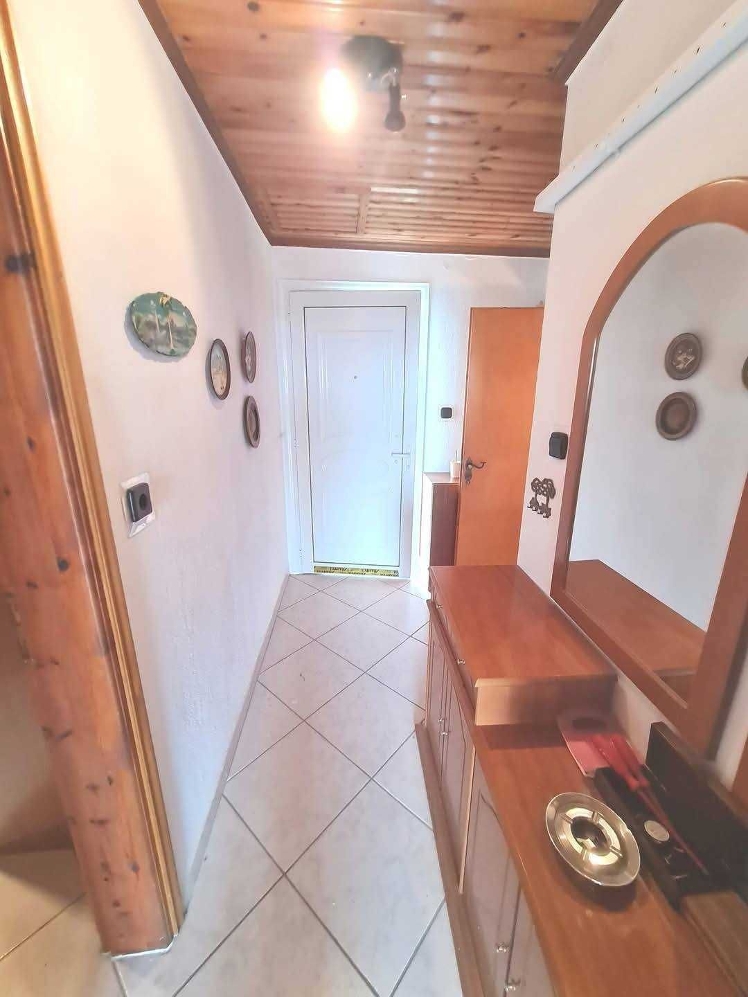 Продава 2-ет къща 130 м2 с гледка към морето и двор 500м2 в Аспровалта