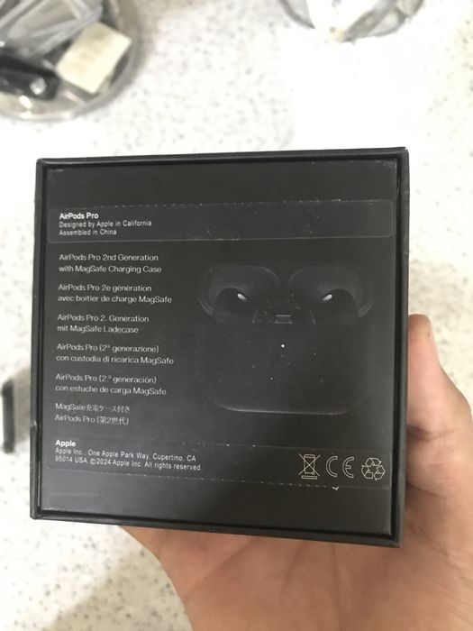 AirPods pro xolati yaxshi zaryadka 2 kun yetadi karobka dokument bor