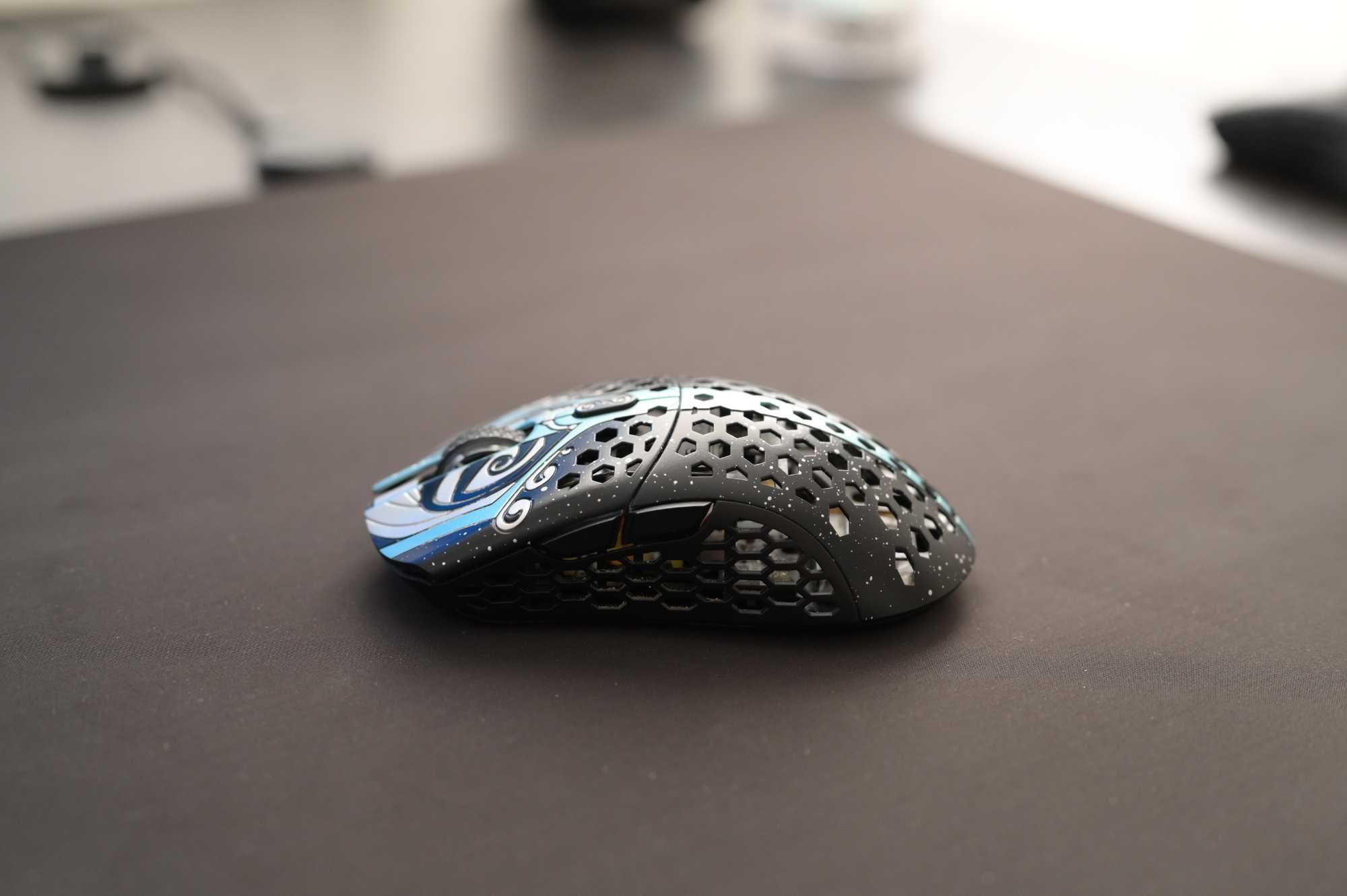 Finalmouse Starlight 12 Phantom (Small)