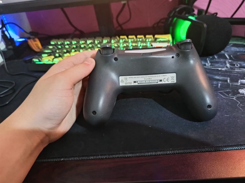 Джойстик за ps4 чисто нов