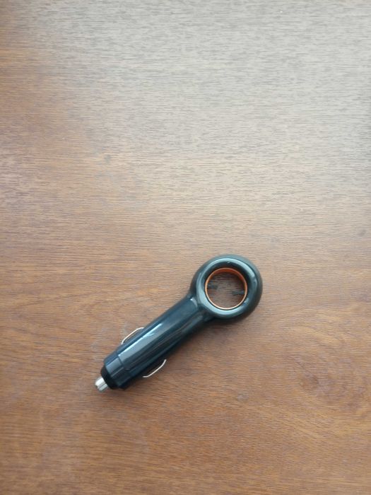 Продам ионизатор воздуха, автомобильный, нейтрализует запахи