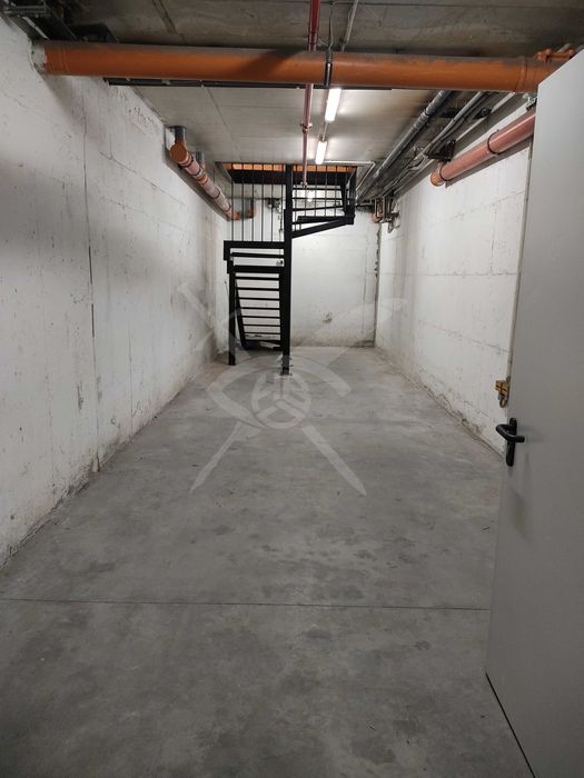 Продава се Магазин в Пловдив, Гагарин - 170 кв.м за 755 €/кв.м - Снимка #3