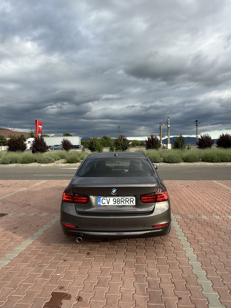 Vând BMW seria 3 F30 318d