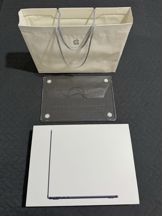 15-inch MacBook Air with Apple M2 chip