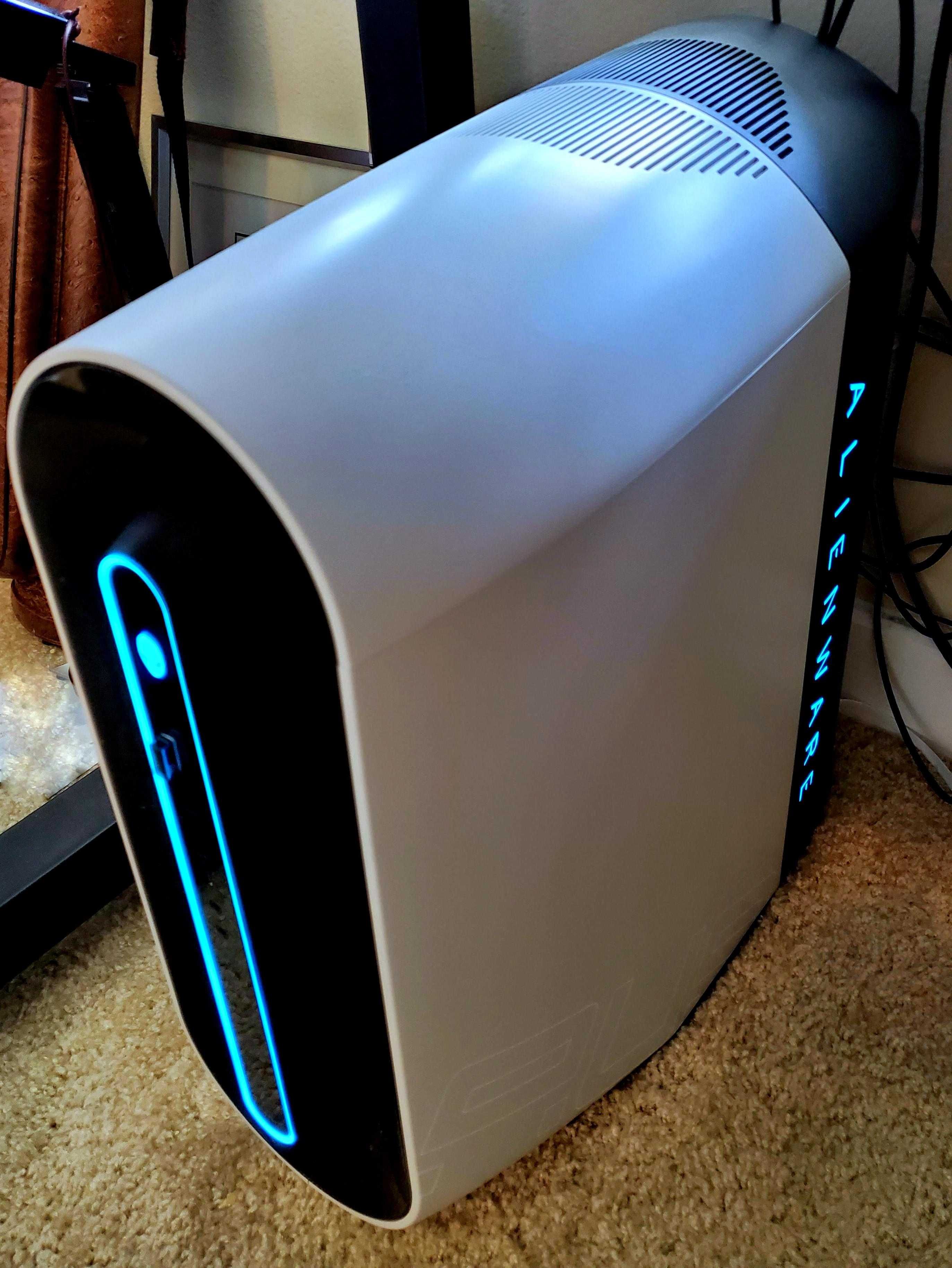 Vand PC Alienware Aurora R9, i9-9900K, 32GB RAM, RTX 2080 Ti 11GB