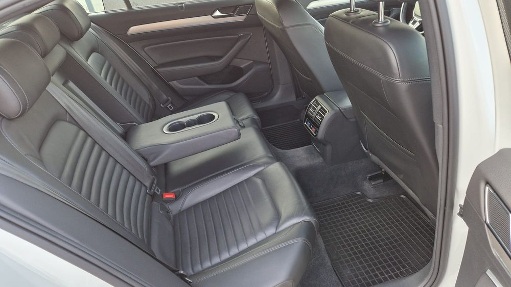 VW Pasat B-8. Highline-2.0-TDI*Alb Perlat*DSG*Acc*Virtual*Matrix*PIELE