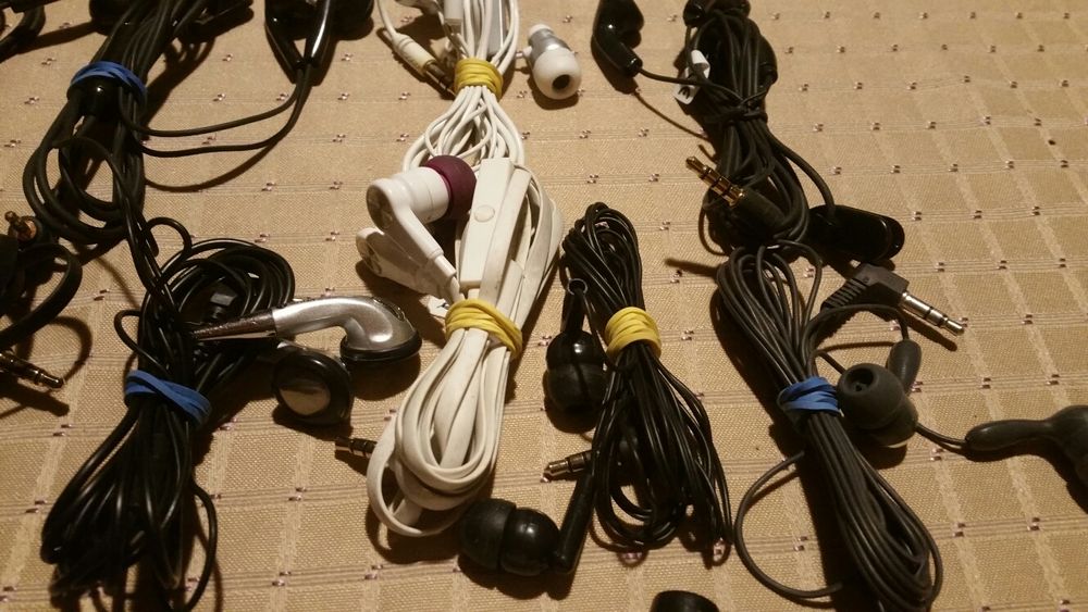 15 броя работещи слушалки с жак 3,5мм за 30 лева всички