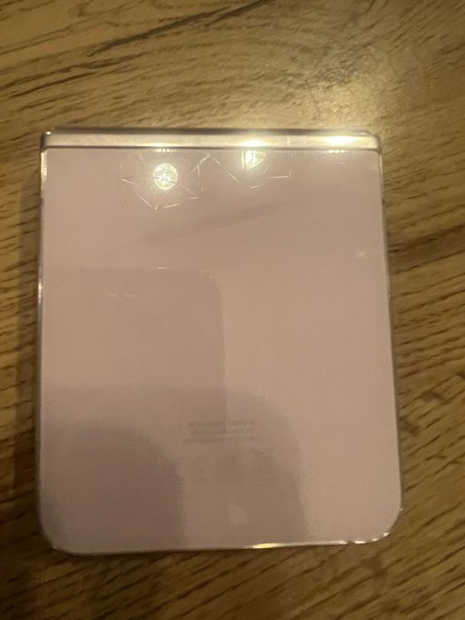 Samsung z flip 5 , 256gb, като нов