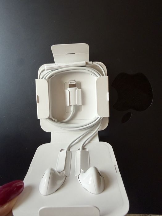 Оригинални Apple EarPods с Lightning конектор