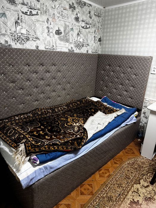 Кровать односпальная с матрасом