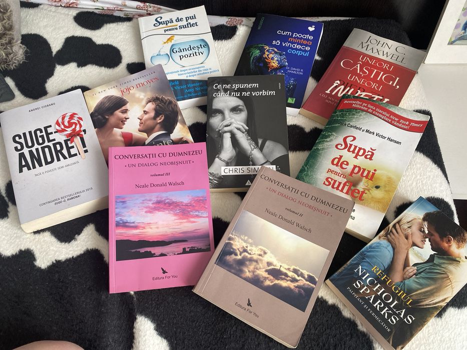 Diferite carti (ca noi)