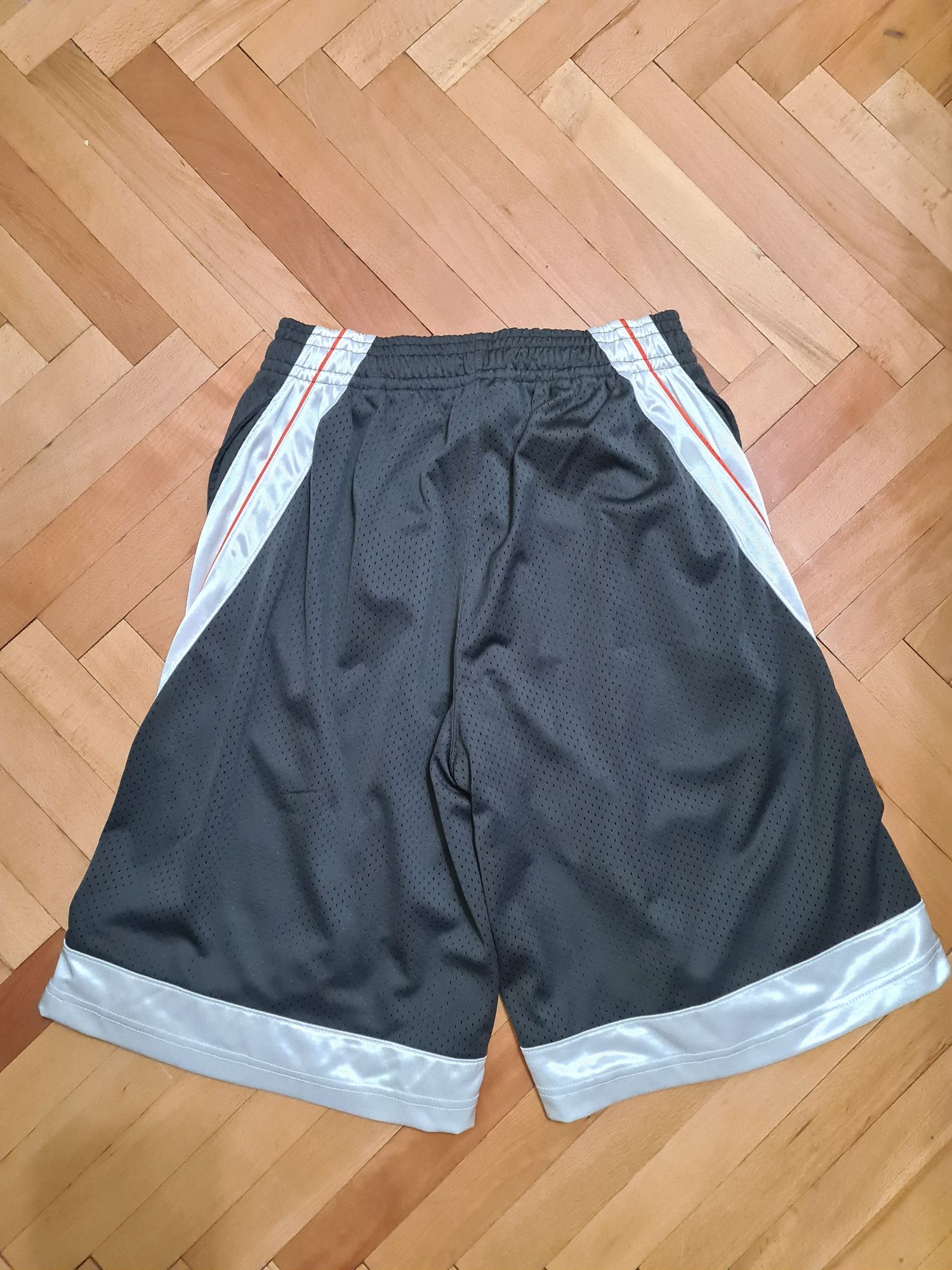 Pantaloni scurți AND1 original basketball marimea M