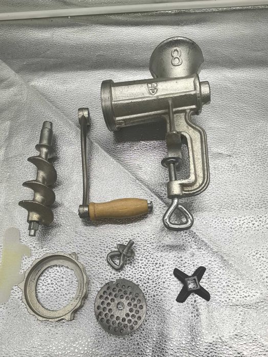Masina manuala tocat carne nr8 aluminiu compacta