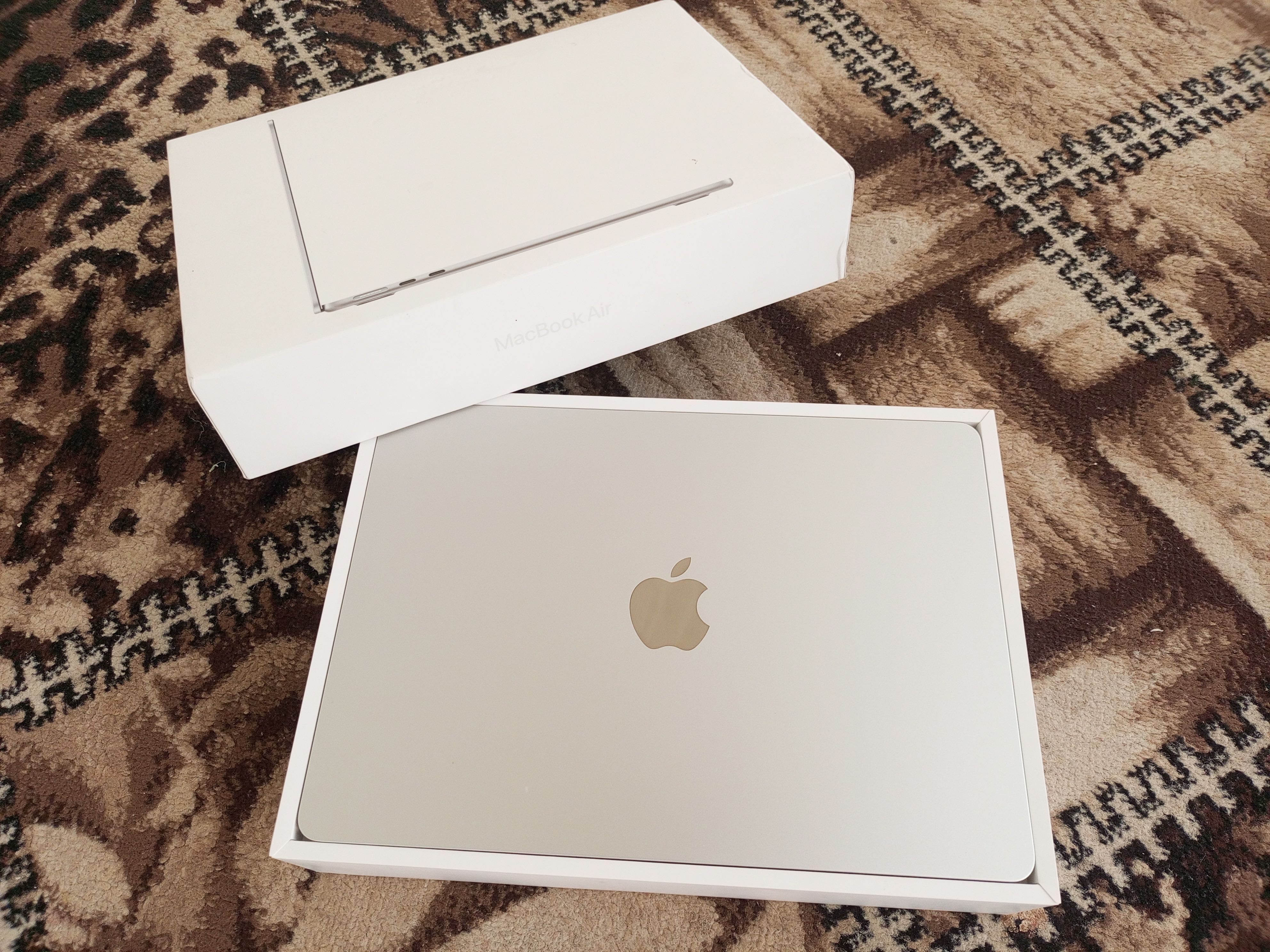 Holati ideal MacBook Air M2, 99%, 8-256GB sotiladi