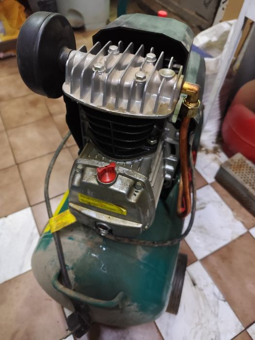 Продавам компресор Верто с повреда в мотора