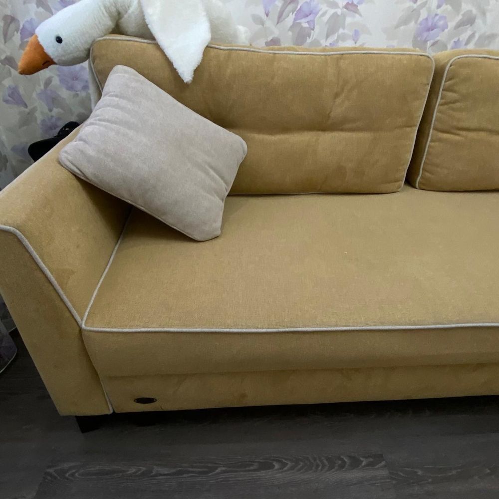 Продам шикарный раздвижной диван из дерева