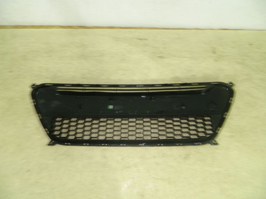 Grila centrala bara fata, Kia Picanto, 2011, 2012, 2013, 2014, 2015, 86569-1Y000