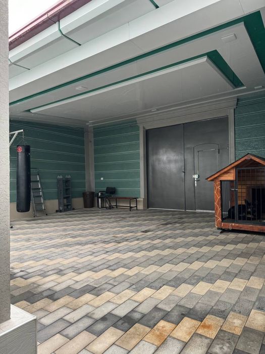 Срочно продаю дом ! 3.5 соток 6 комн два дома