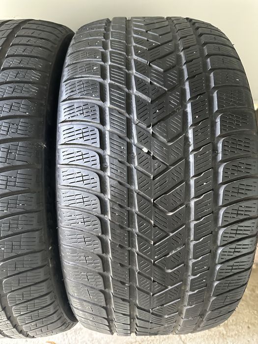 285/35 R22 Pirelli Scorpion Winter