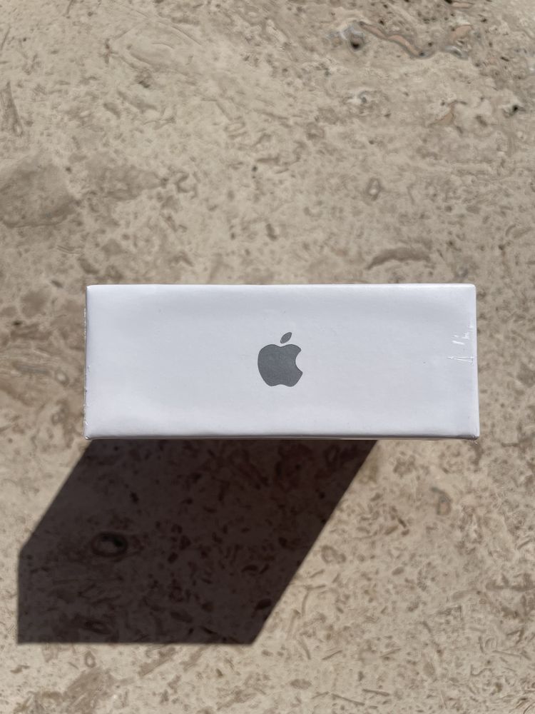 Apple AirPods 4 ANC