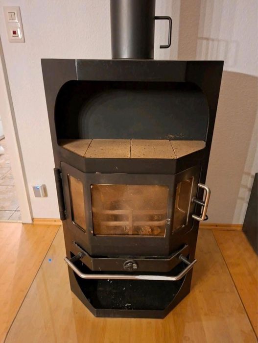 Semineu Monaco din fonta samotat