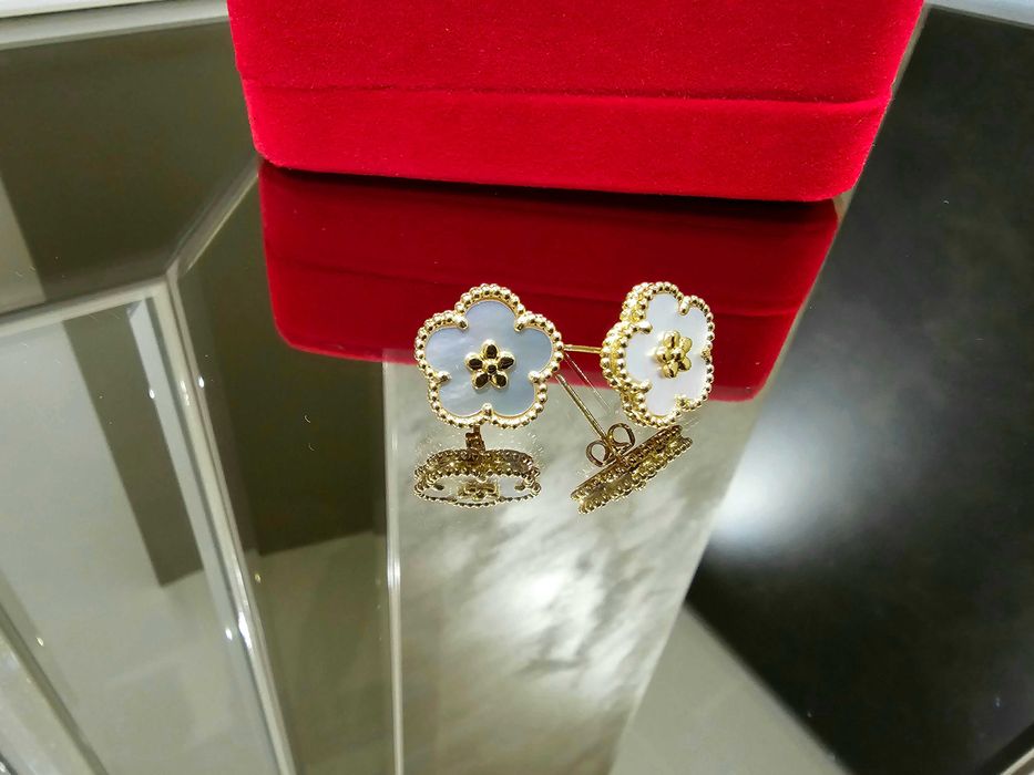 Van Cleef & Arpels VCA Gold Mother of Pearl Lucky Spring Дамски Обеци