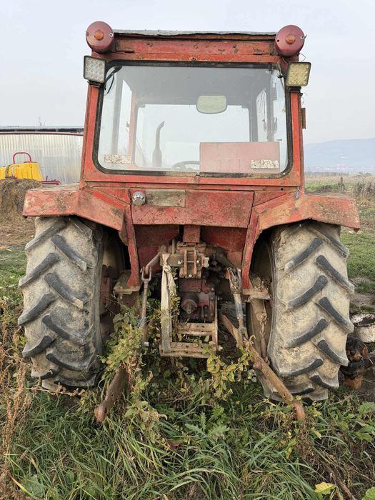 Vând tractor U445