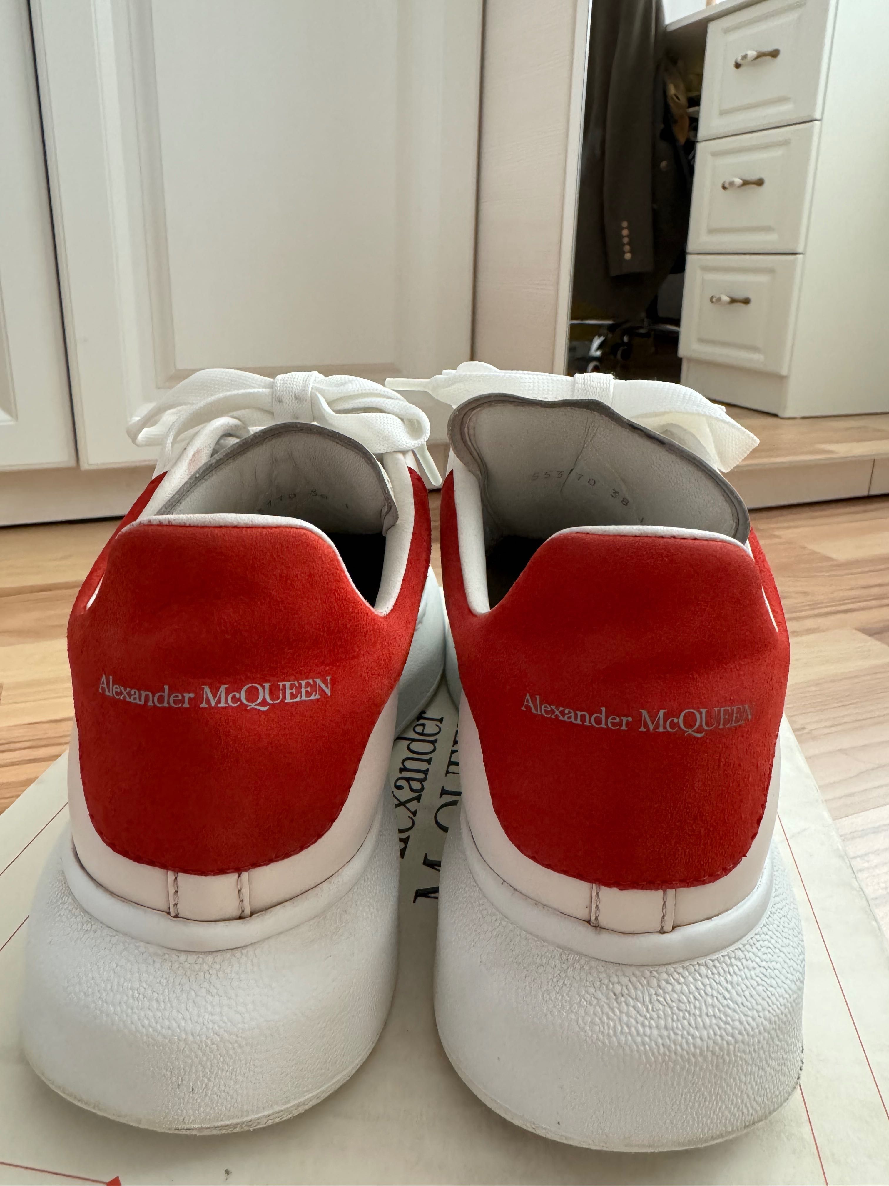 Adidași Alexander McQueen