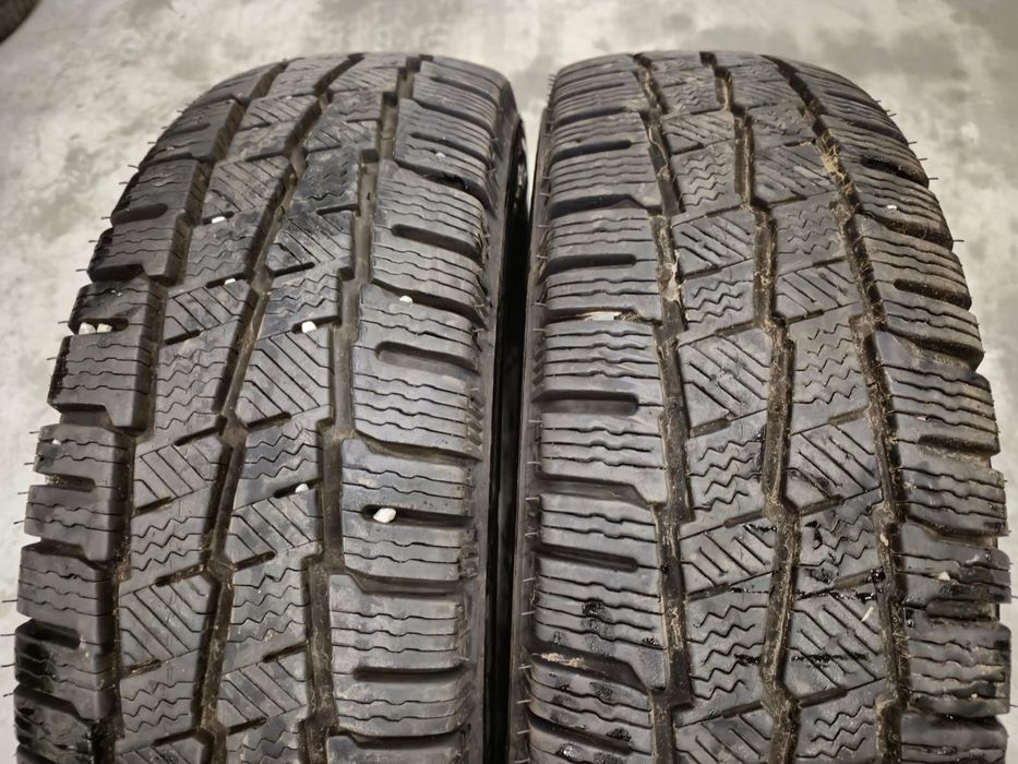 2 anvelope iarna Michelin 215 75 16C aproape noi