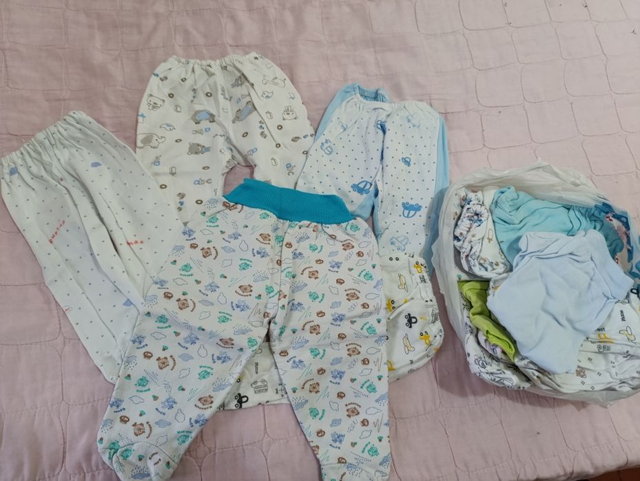 Отдам даром детские вещи