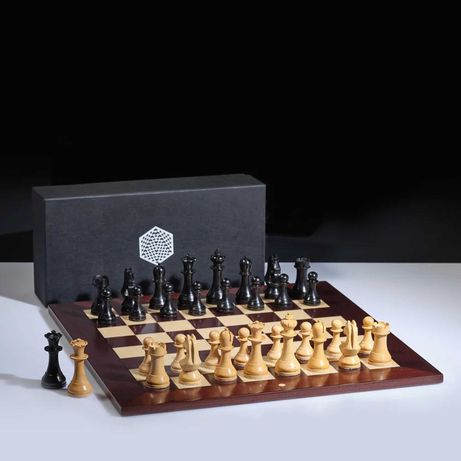 Шахматный набор Official World Chess Set Approved by FIDE