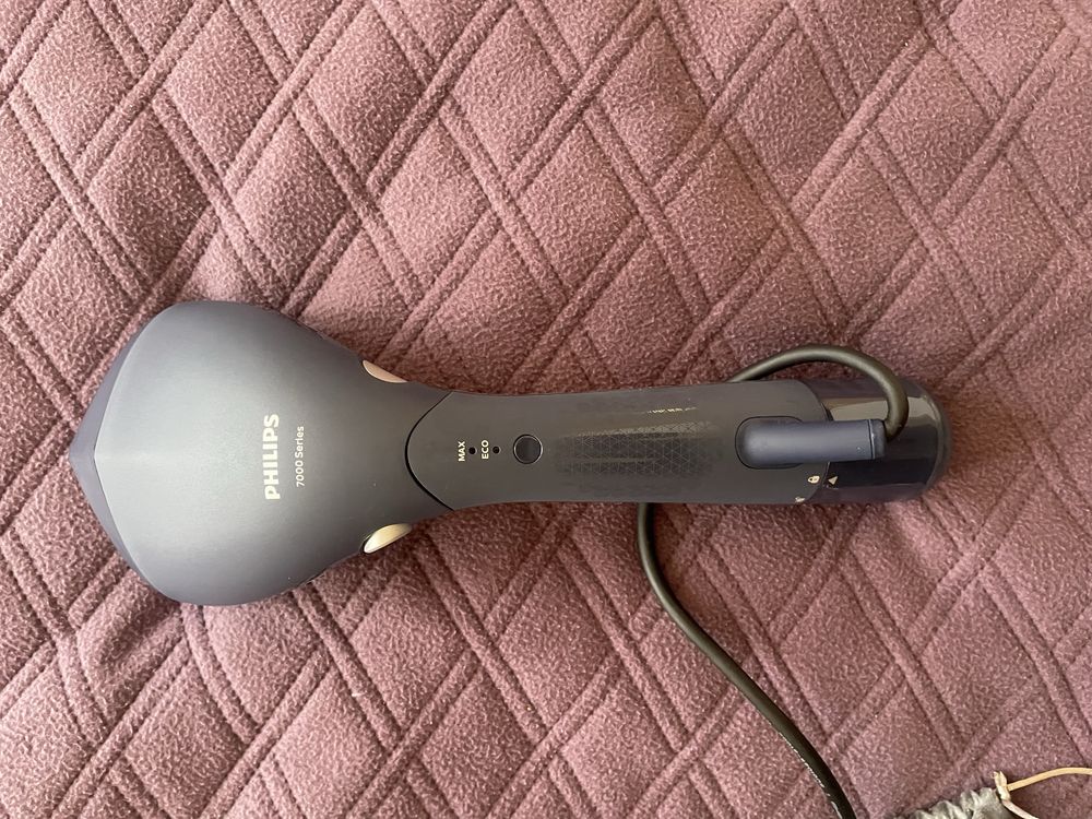 Уред за гладене на пара Philips 7000
