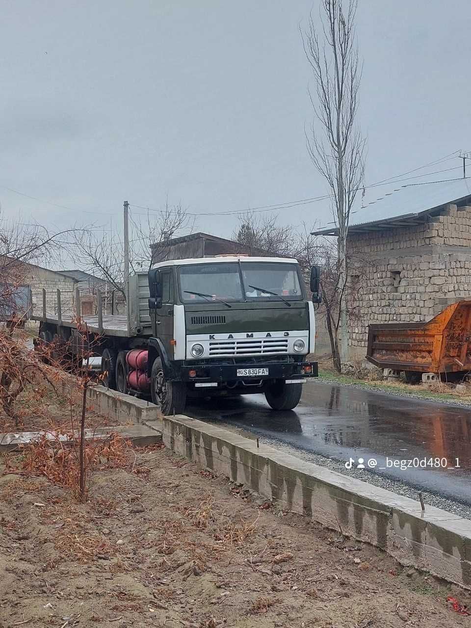 Kamaz sotiladi tegach 1983 pirsep 1991 variyant bor