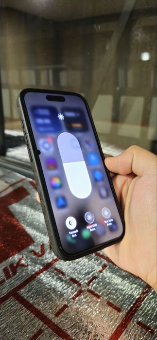 Iphone 15 pro sotiladi yaxsh holatda!!!