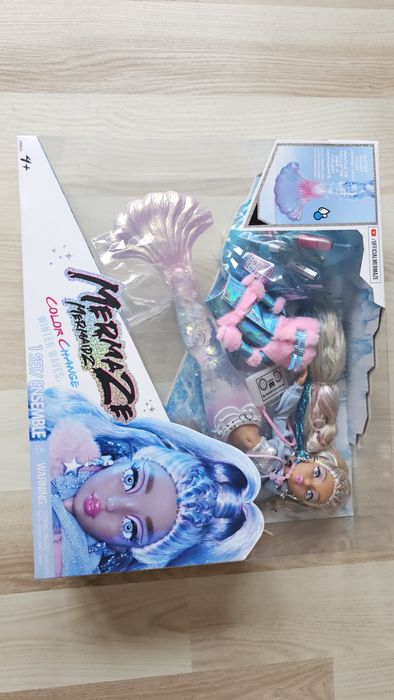 Papusa mermaze color change noua