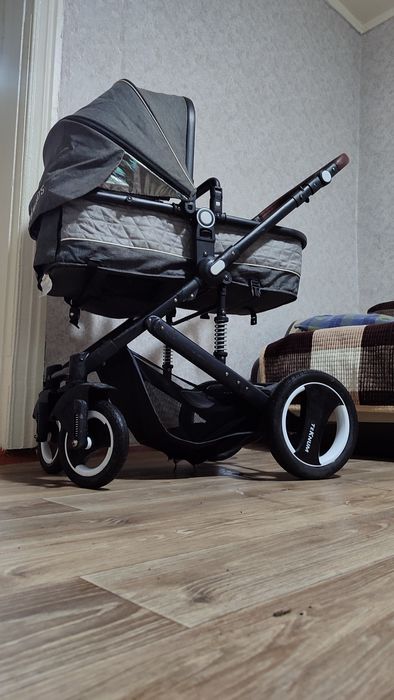 Коляска детская  трансформер