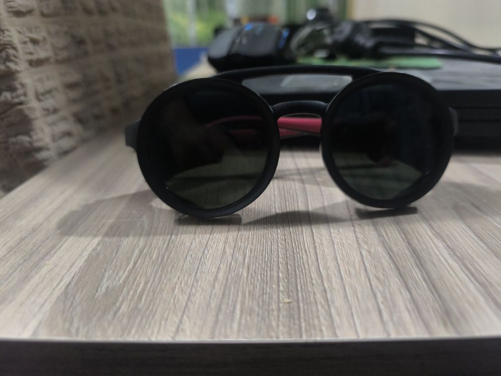 Продавам очила Carrera