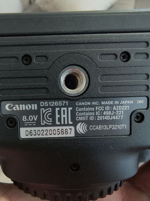 Фотоапарат Canon EOS 750D