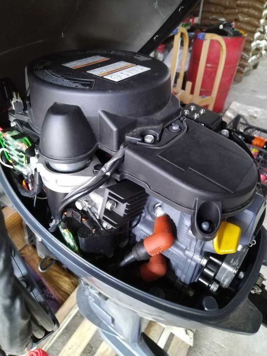 Колесар за лодка и Мотор.Ямаха  9.9 к