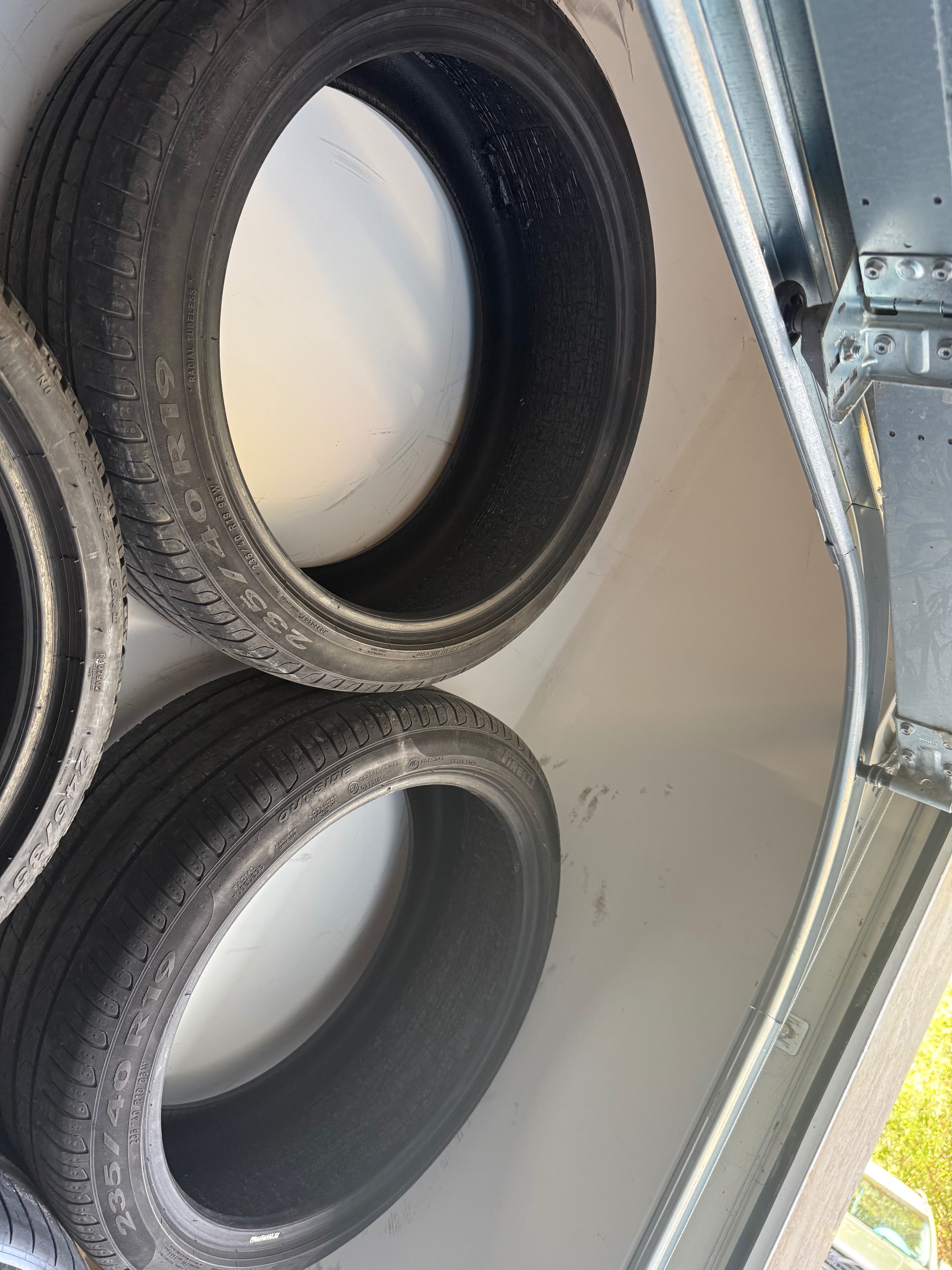 2 х 235/40/19 Pirelli Sinturato P7 seal inside летни гуми за BMW Audi