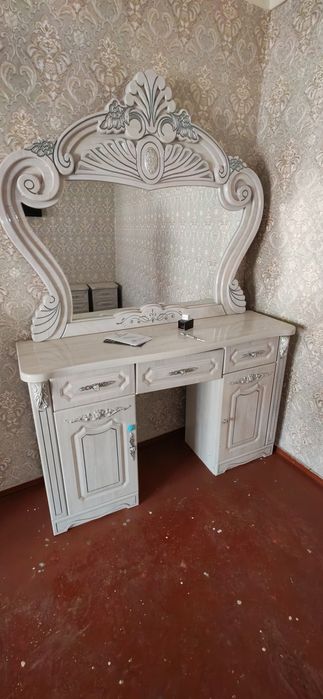 Spalniy mebel sotiladi